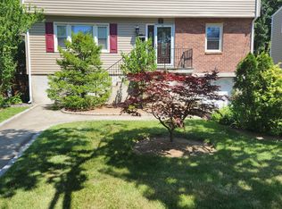 323 Hussey Rd, Mount Vernon, NY 10552