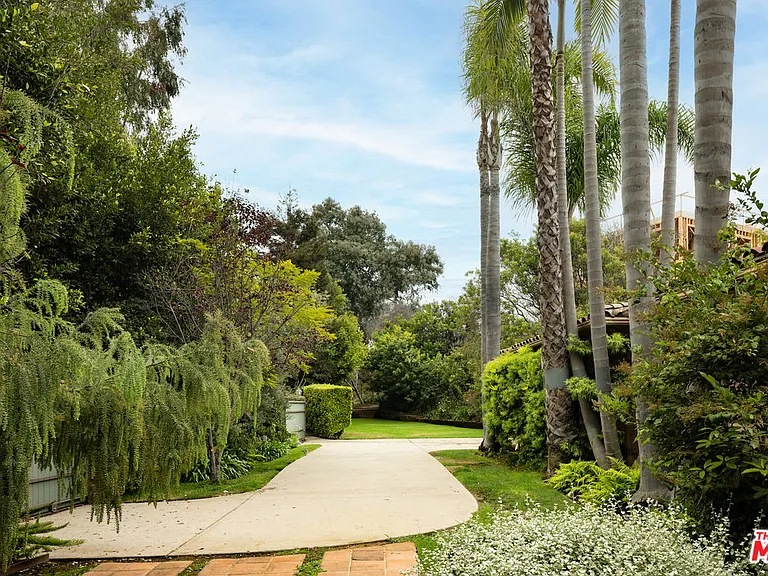 16820 W Sunset Blvd — Photo 36