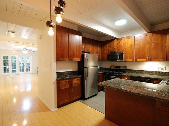 2nd image of 11571 Ohio Ave APT 2