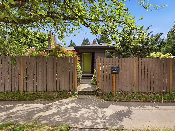 4th image of 3286 NE Holman St #A