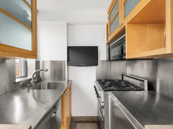 120 Central Park South 6C image 3 of 4