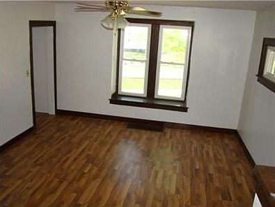 4th image of 210 Park Ave