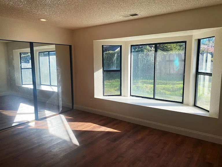 1589 Wisconsin Ave — Photo 6