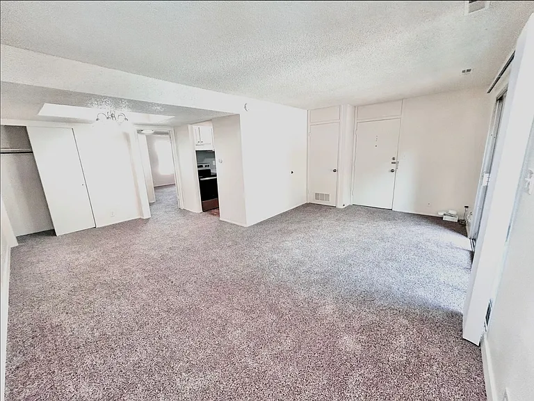 Foothill Terrace — Photo 93