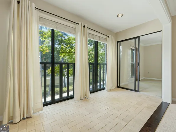 23212 Plantation Dr NE, Atlanta, GA 30324