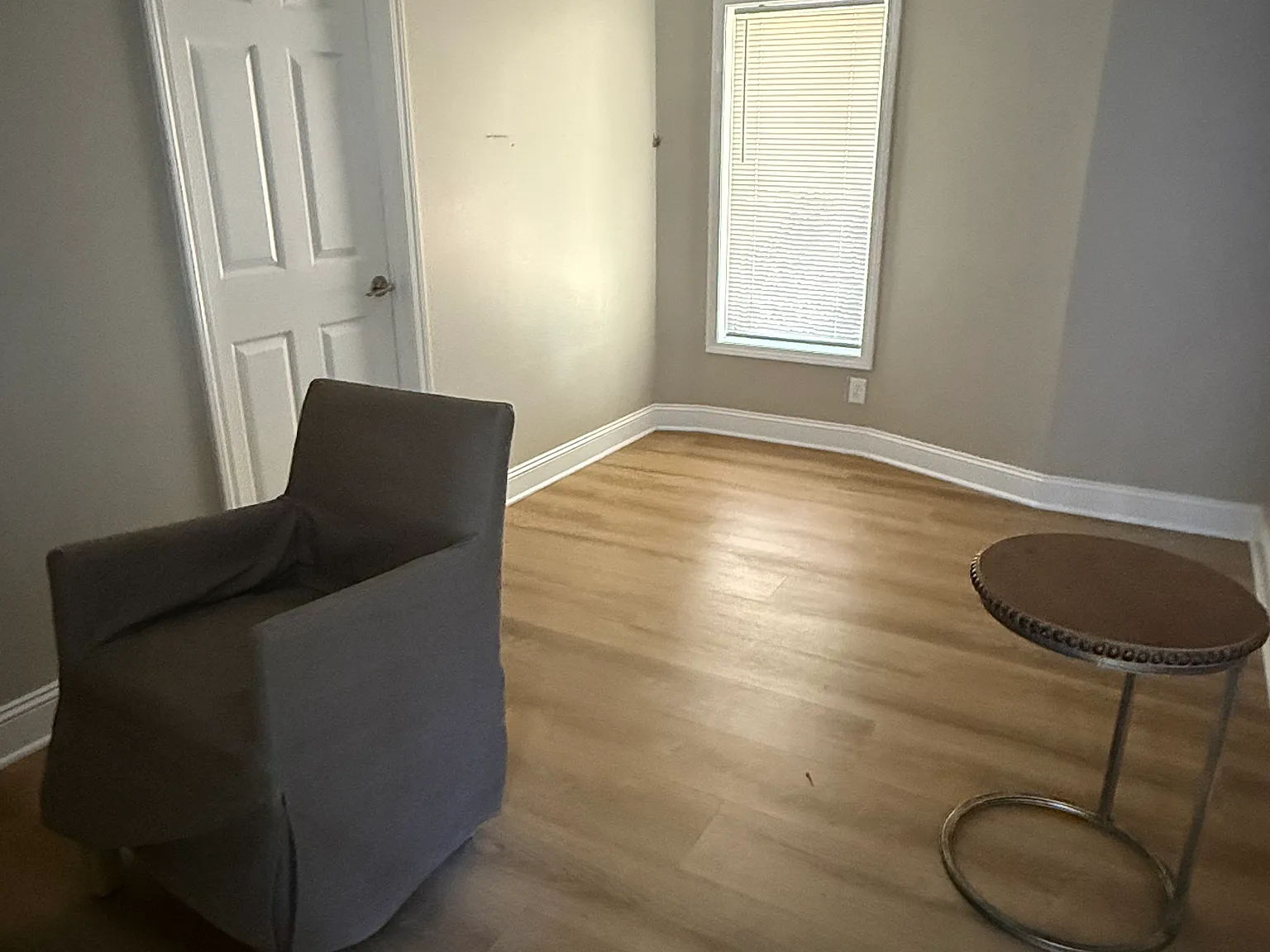 2 bed, 2.5 bath, 896 sqft, $1,000 — Photo 2