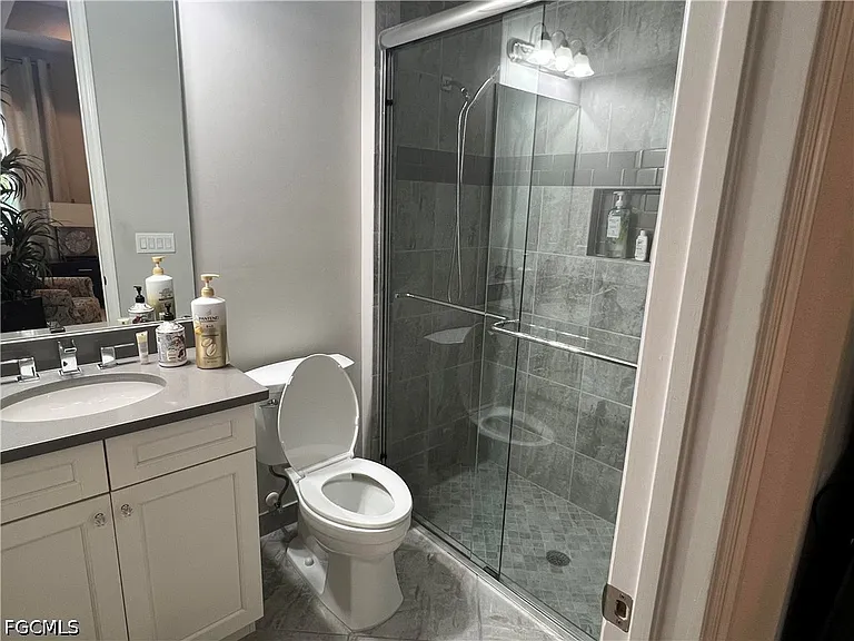 11624 Stonecreek Cir — Photo 9