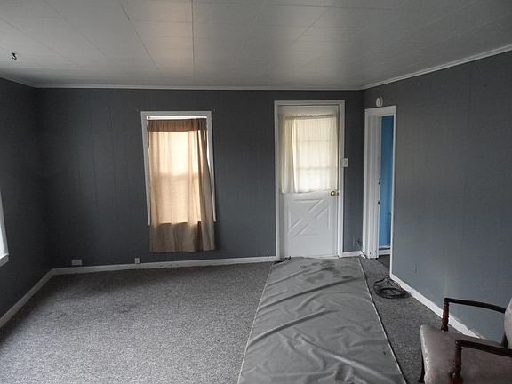 2nd image of 411 Huron Ave