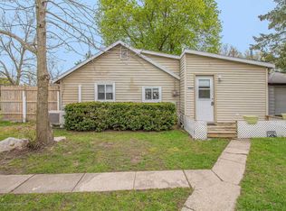 518 Renker Rd, Lansing, MI 48917