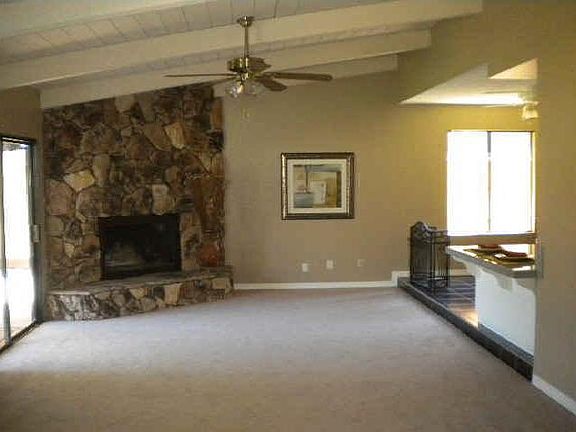 3rd image of 4413 White Oak Ct