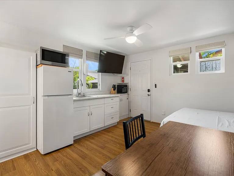 225 Humupea St — Photo 11