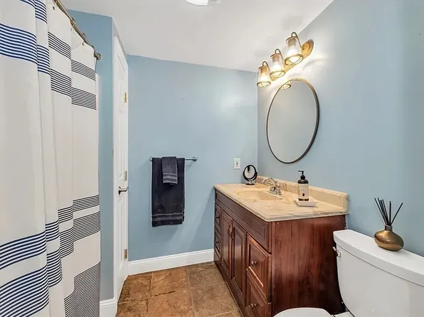9 Berwick St, West Roxbury, MA 02132