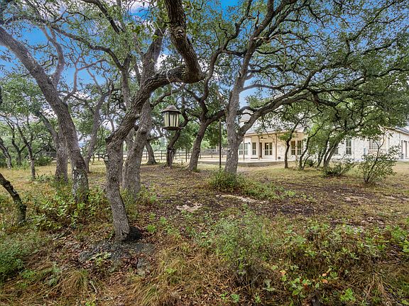 2nd image of 102 Country Meadow Dr