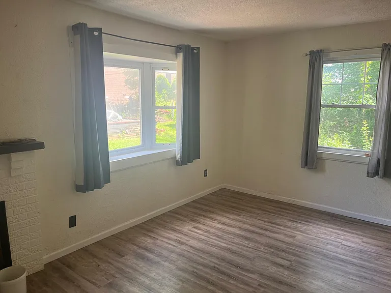 5 Celeste Dr #5 — Photo 8