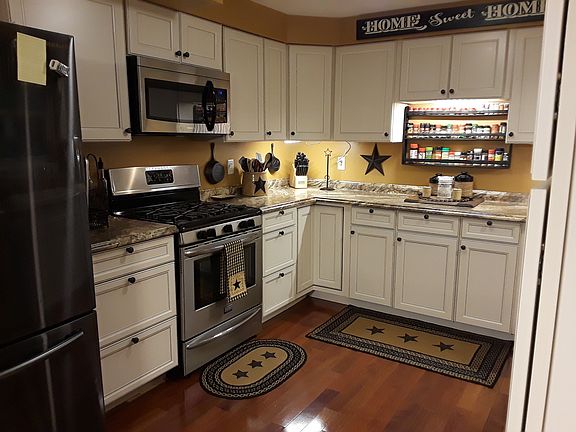5th image of 347 Fishers Ln
