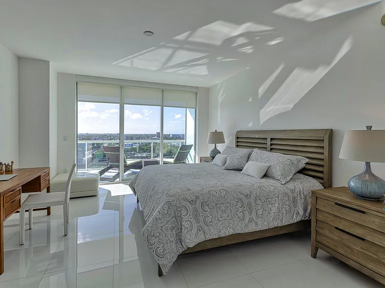 1 N Ocean Blvd #913 — Photo 7
