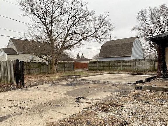3rd image of 1901 Finley Ave