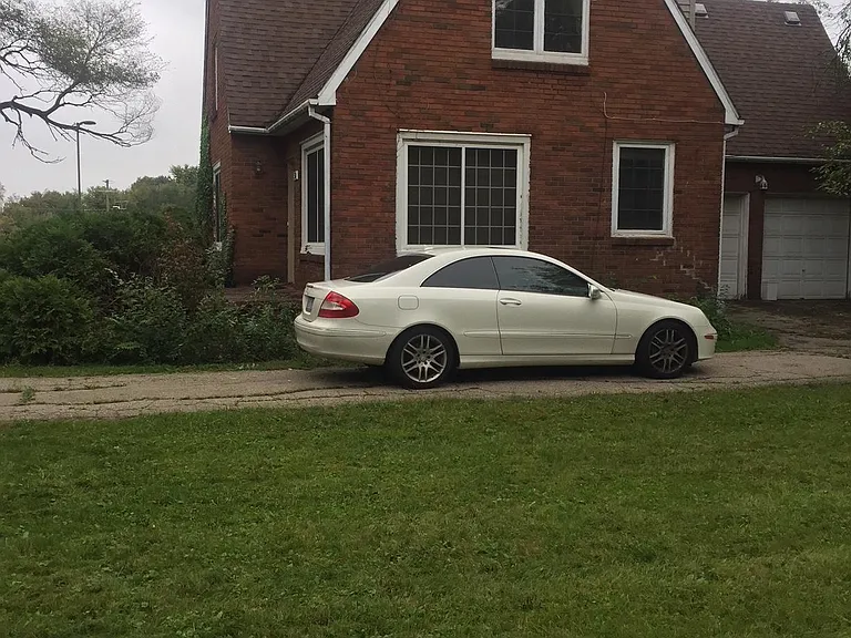 570 Fairfield St — Photo 12