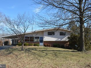 5900 King James Dr, Alexandria, VA 22310