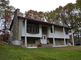 40 Chu Kaing Dr, Cumberland, RI 02864