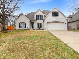 2412 W Vicksburg St, Broken Arrow, OK 74011