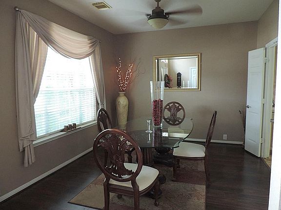 2nd image of 2718 Sunnyside Ln