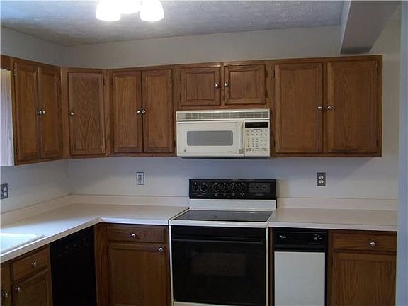 5th image of 45 Union Hill Dr #32
