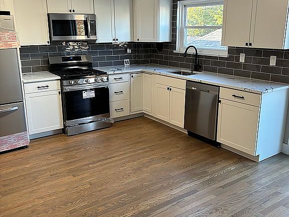 2nd image of 2665 Harding Ave