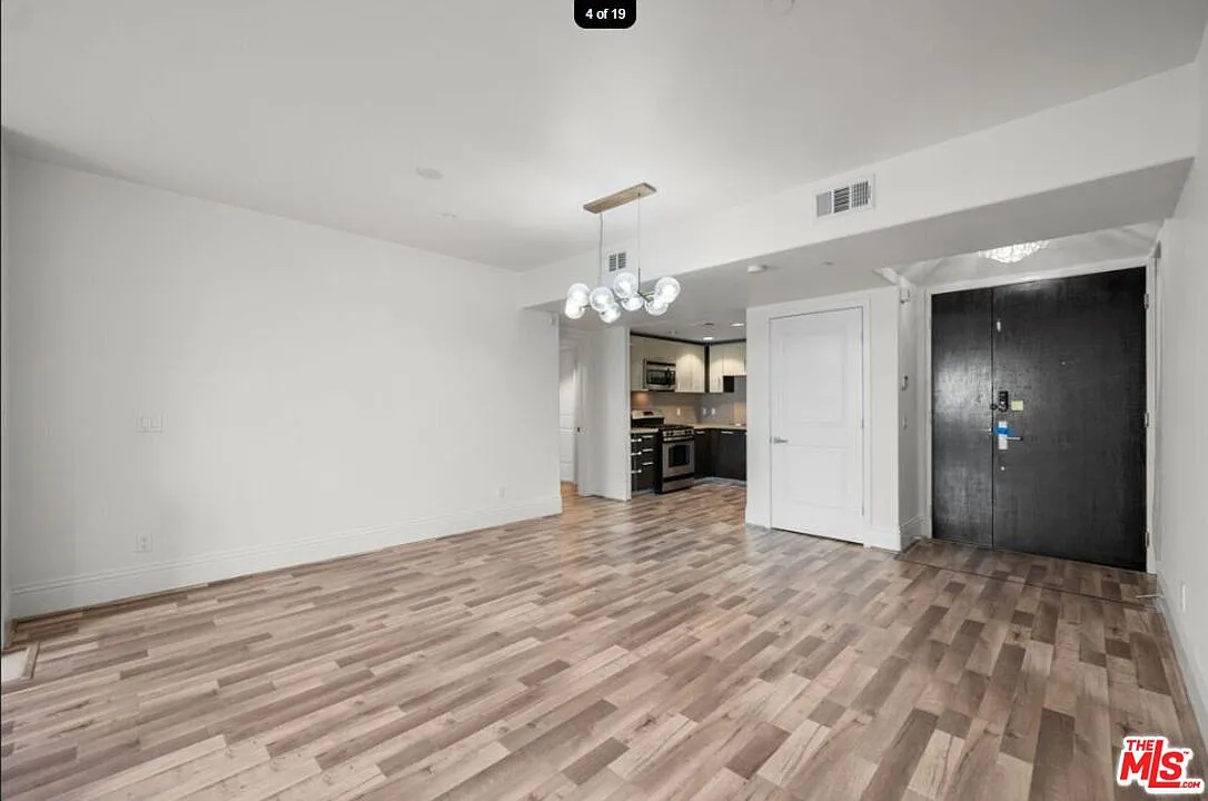 3 bed, 2.0 bath, 1530 sqft, $3,500 — Photo 4