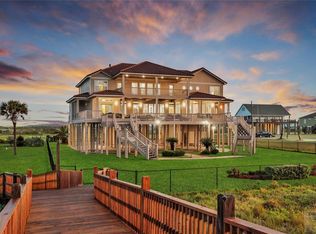 422 Atkinson St, Crystal Beach, TX 77650
