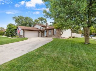 637 Kathleen Dr, Schererville, IN 46375