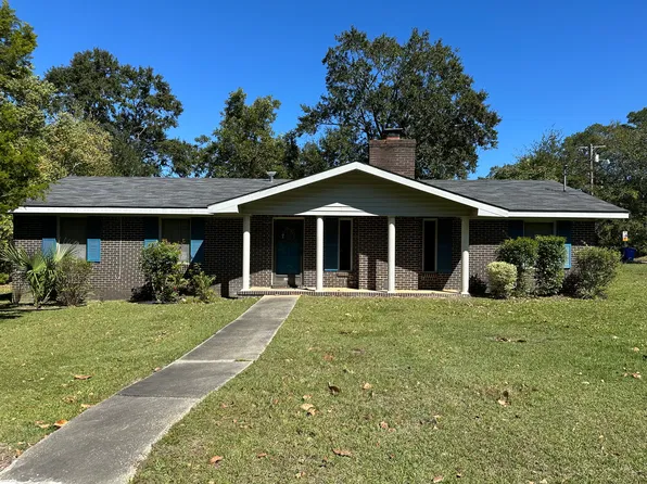 305 Mustang Dr, Dothan, AL 36301