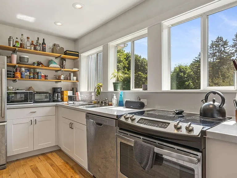 266 Highland Ave — Photo 4