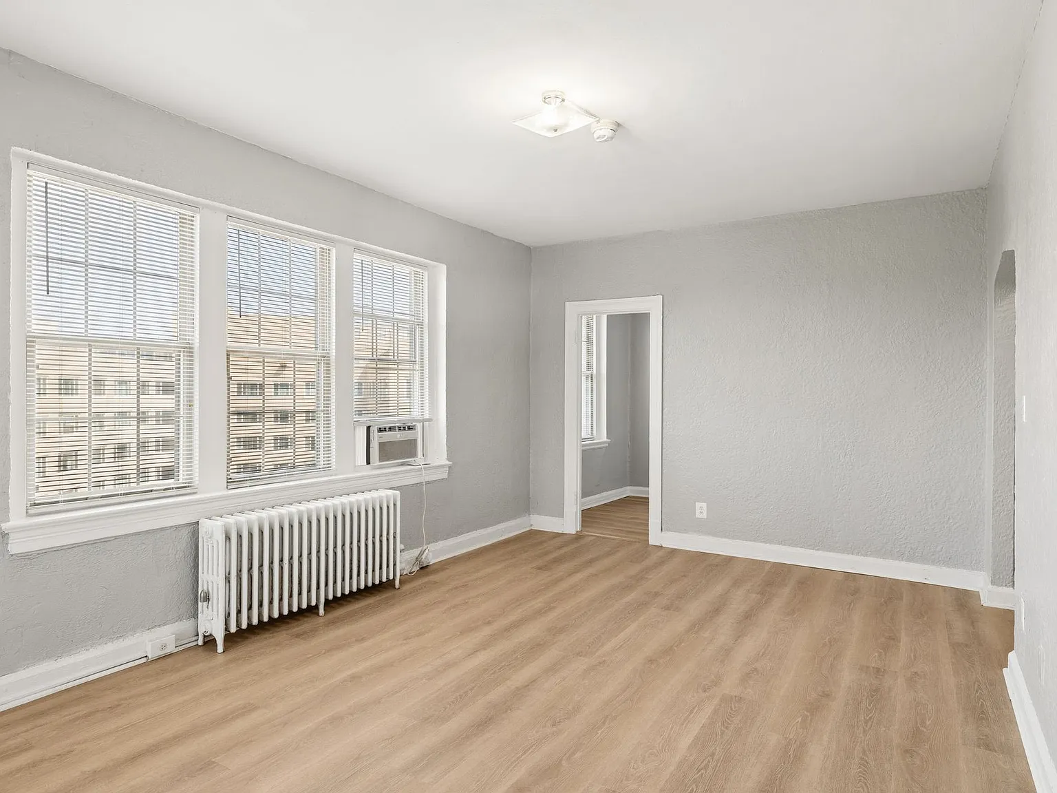 3701 PERSHING — Photo 3