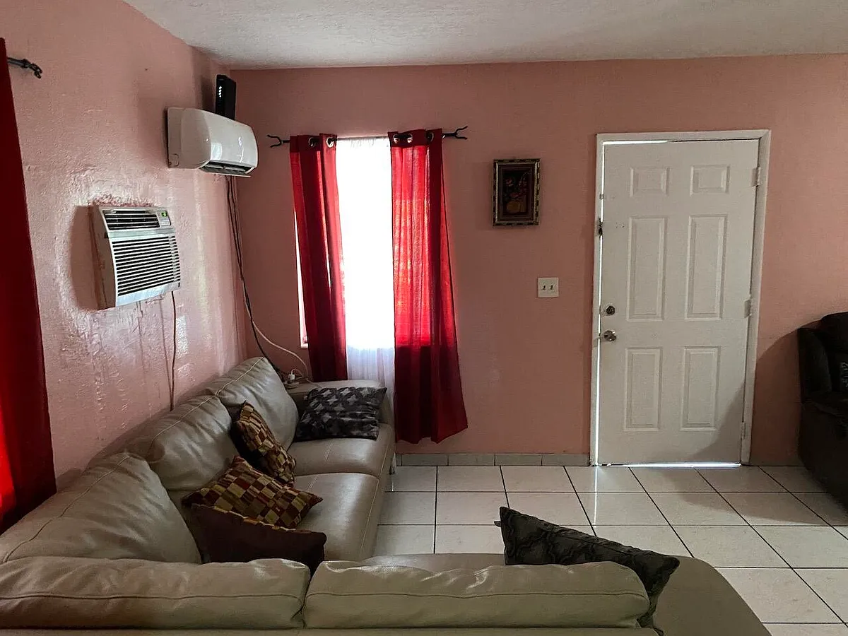 Building Photo - 12920 Westview Dr #1