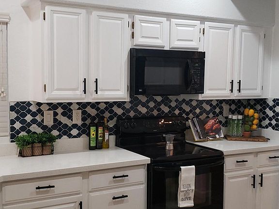 3rd image of 10875 W Laurelwood Ln