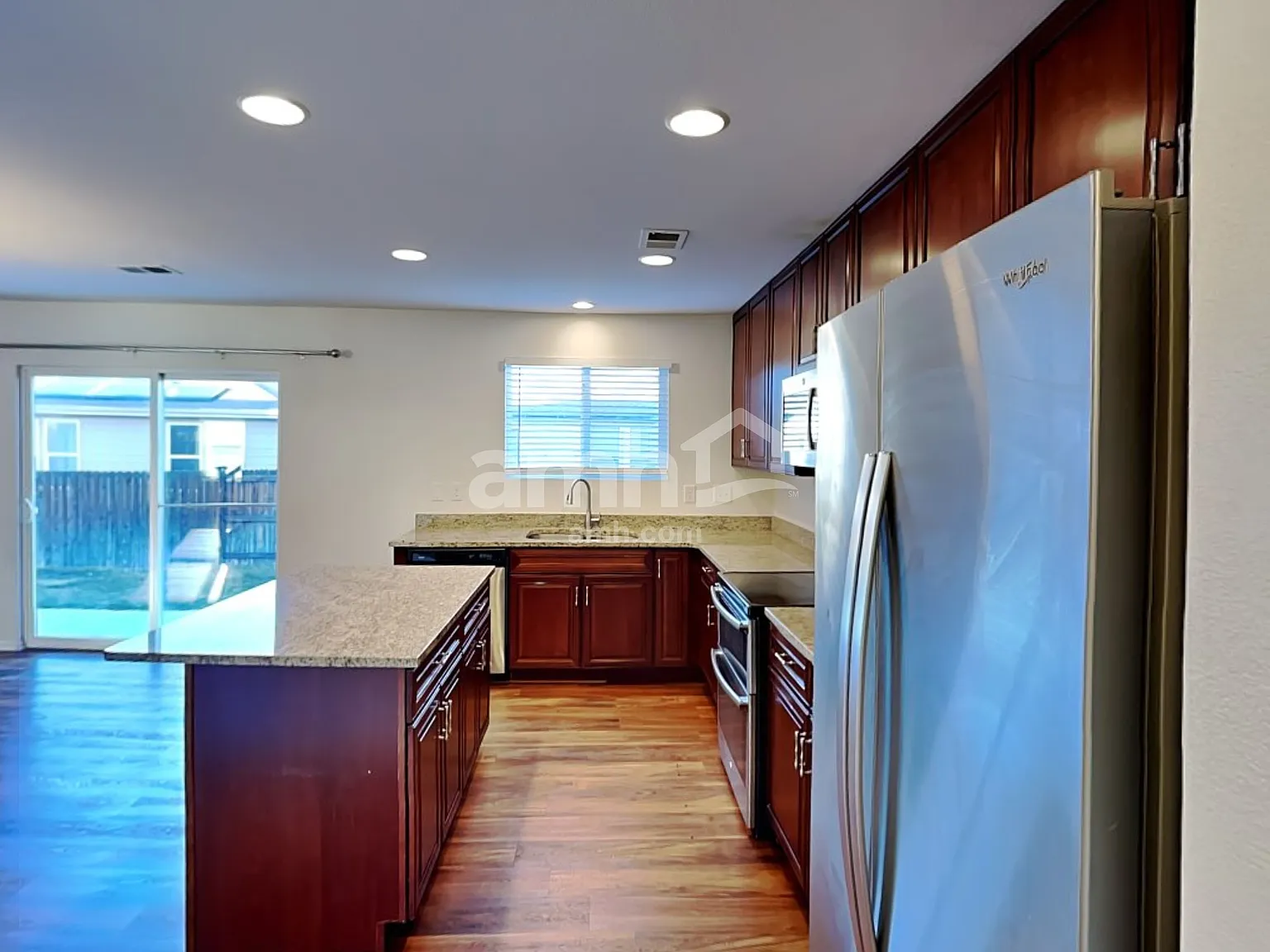 4 bed, 2.5 bath, 2180 sqft, $3,195 — Photo 4