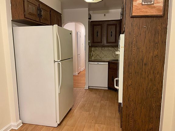 3rd image of 2511 150th St #1