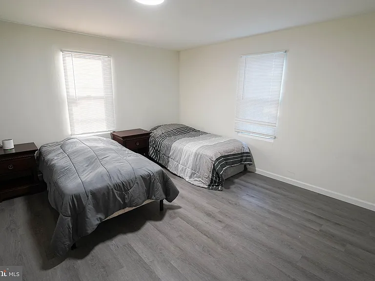 231 Newton St #B — Photo 24