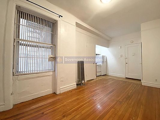 1st image of 936 W End Ave #Cc17