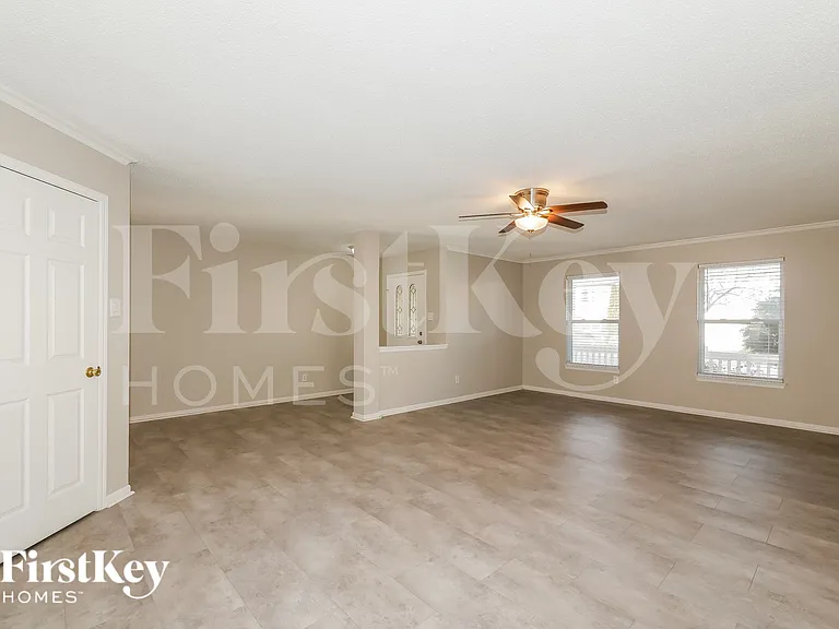 6845 Woodland Heights Dr — Photo 9