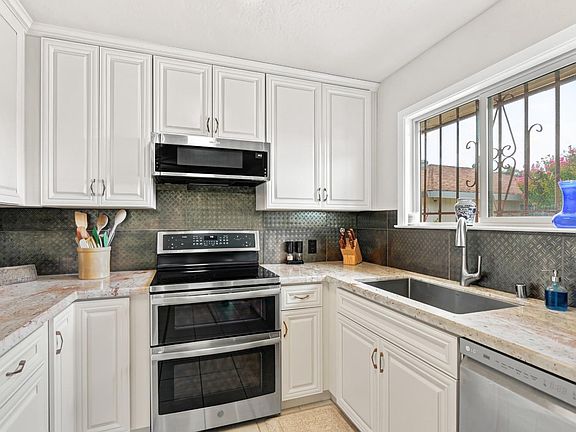 3rd image of 6945 22nd St