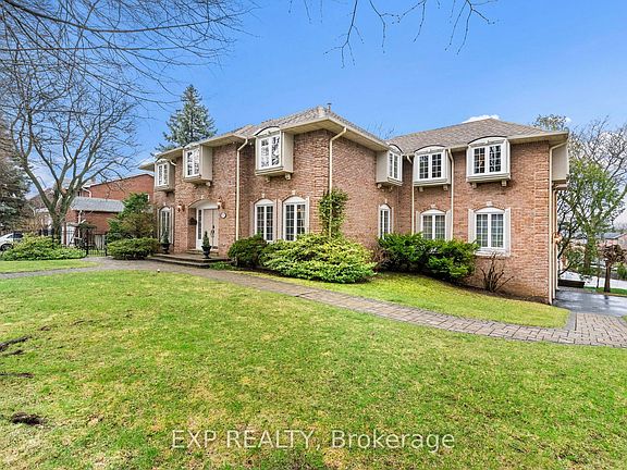 2nd image of 89 Windermere Cres