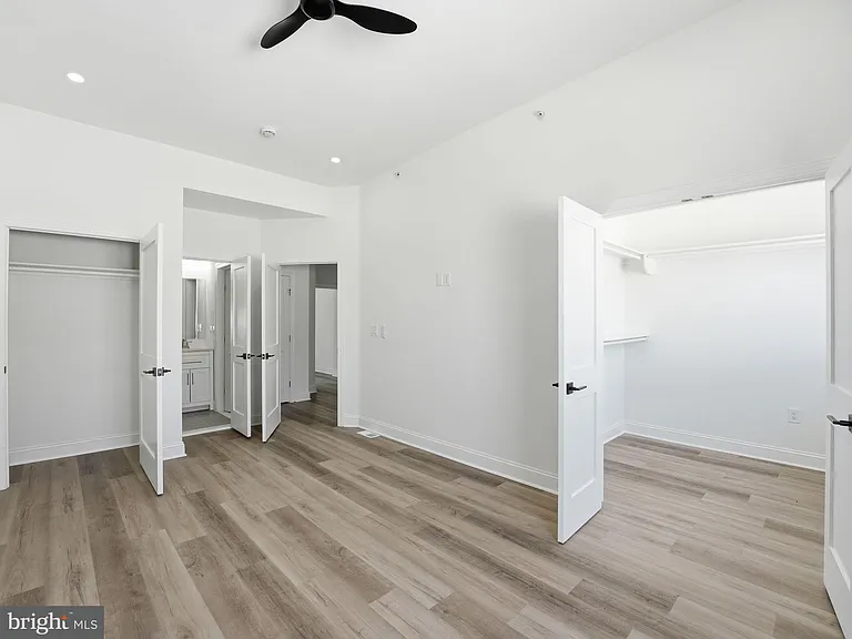 2404 N Capitol St NW #B — Photo 3