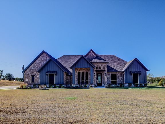 3rd image of 465 Hlavek Rd