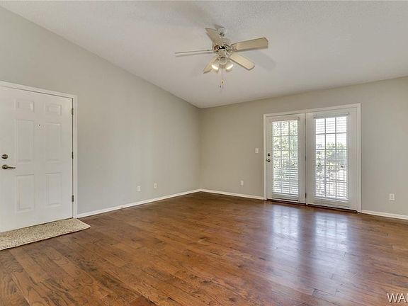 3rd image of 120 15th St E APT 824