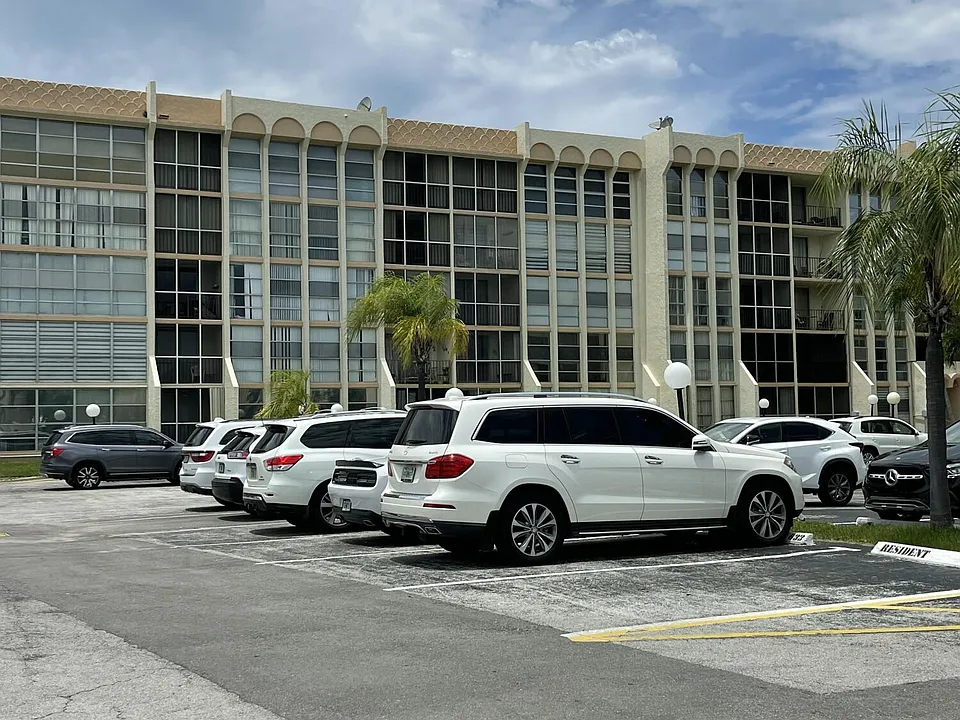 801 Three Island Blvd #306