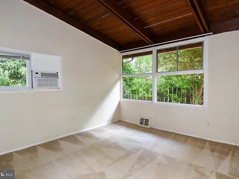 3415 Gallows Rd — Photo 18