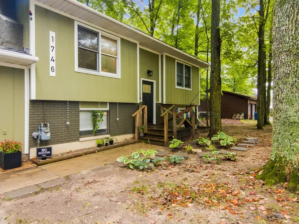 1746 Rasho Rd, Traverse City, MI 49696