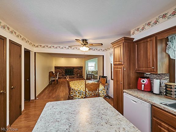 5th image of 8422 Lorraine Dr